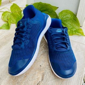 💙🤍Nike sneakers blue run - Size 6 Y- good for women size 7💙🤍